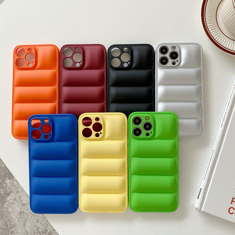 Nowy produktnadaje się do Apple iPhone14 Down Jacket Solid Color Telefleen Case, ulepszanie obiektywu Pełna ochrona przed rozcięciem, ochronną osłoną antykolizyjną